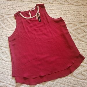 NWT L Burgundy Sleeveless Blouse NECKLINE DETAIL